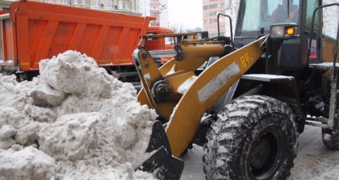 Уборка снега с погрузкой в Томске