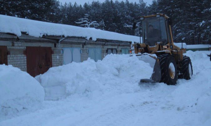 Уборка снега в гаражных обществах в Томске