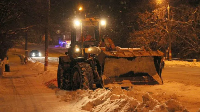 Безперебойная уборка снега в Новосибирске